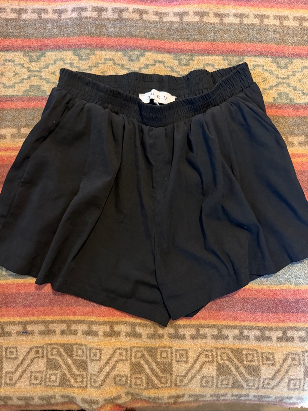BURU Black Pull-On Everyday Shorts Women’s Large Elastic Waist Pockets Luxury